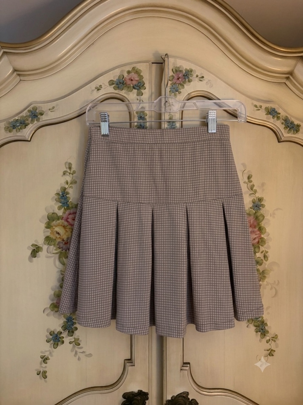 Pleated Mini Skirt in Beige Houndstooth